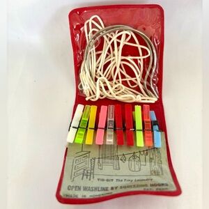 VINTAGE Tid-Bit, The Tiny Laundry Clothesline Kit from Goldman -Meyer Travel